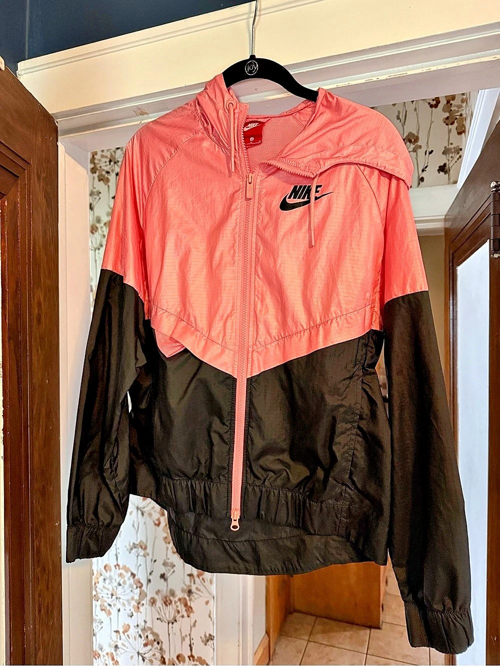 Nike Sportswear Windrunner Jacket Pink & Black Size Medium